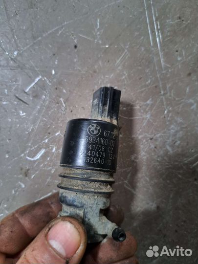 Моторчик стеклоомывателя на BMW F01