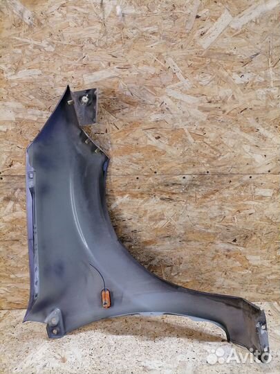 Крыло переднее левое Ford Fiesta MK5