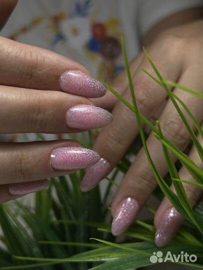 Модель на маникюр