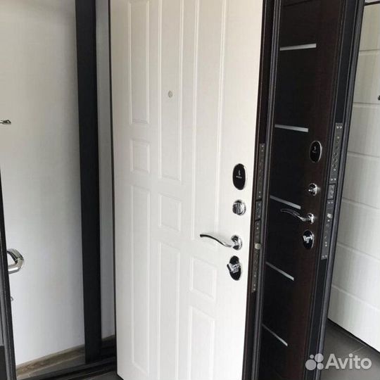 Входная дверь