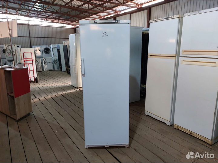 Морозильная камера бу Индезит sfr167nf.13