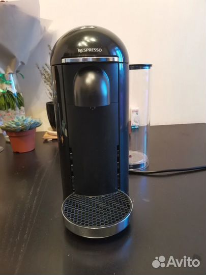 Капсульная кофемашина Nespresso Vertuo Plus