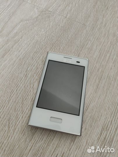 LG Optimus L3 E400, 1 ГБ