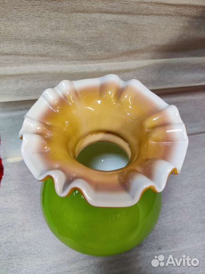 Красивая винтажная ваза