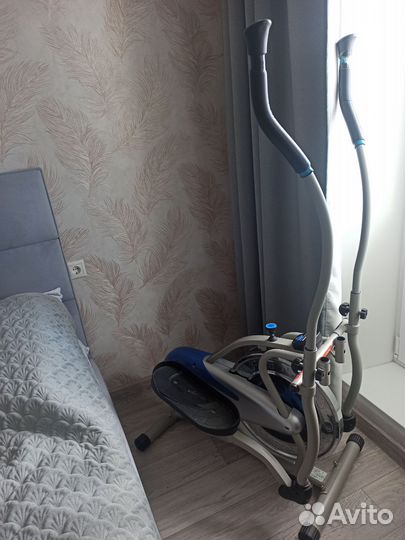 Эллиптический тренажер 