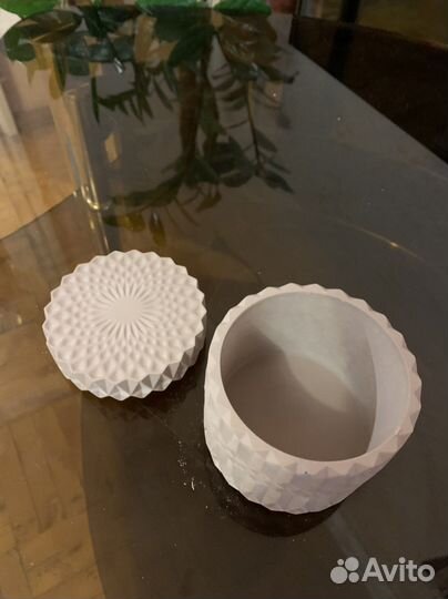 Гипсовая шкатулка или подсвечник