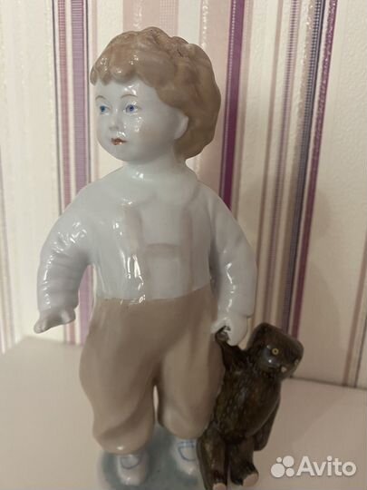 Малыш с плюшевым мишкой лфз