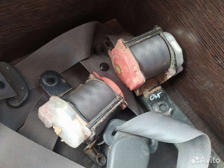 Ремень безопасности Subaru Legacy BG9 Outback