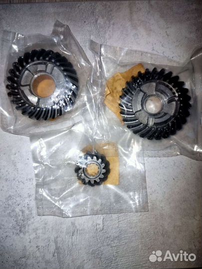 Шестерни редуктора на лодочный мотор Yamaha 9.9-15