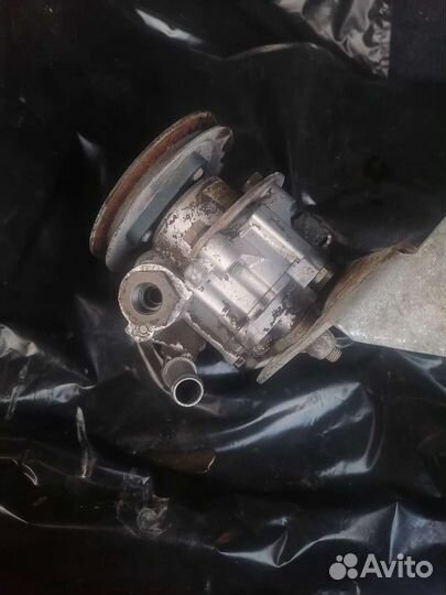 Насос гидроуселителя на ниву