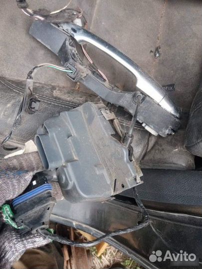 Замок двери задний Renault Laguna 2 2.2 2003