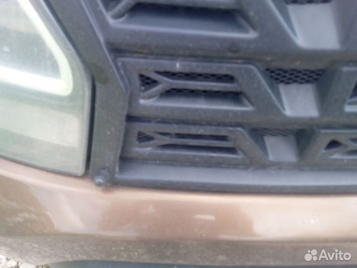 Решетка радиатора renault duster