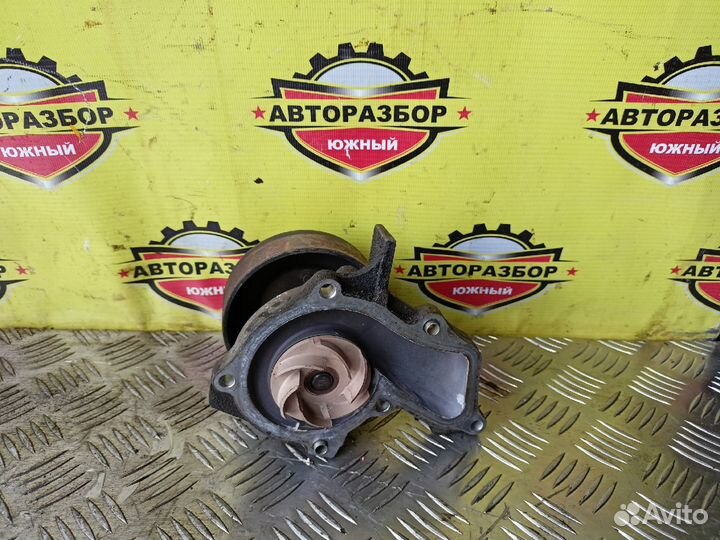 Помпа (водяной насос ) Форд Фокус 2