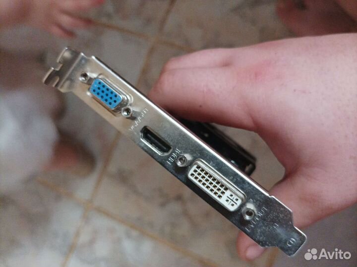 Видеокарта 512M DDR2