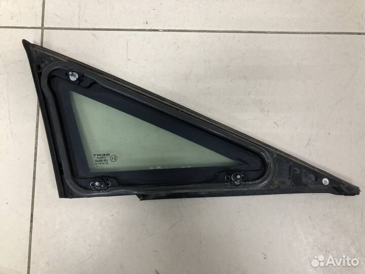 Стекло кузовное глухое левое Seat Leon 1P1 2005-20