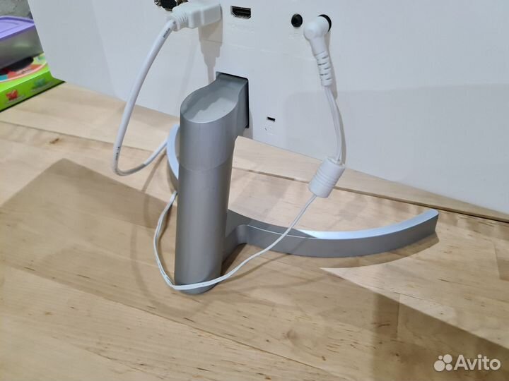 Монитор LG 24