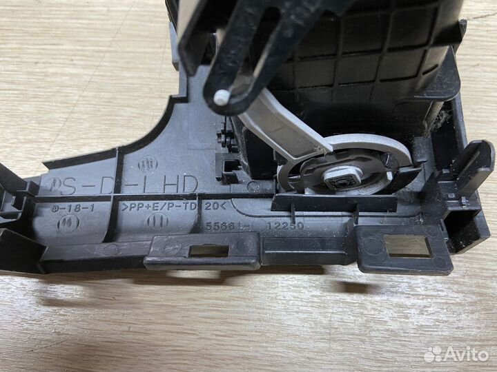 Дефлектор воздушный левый Toyota Corolla 150