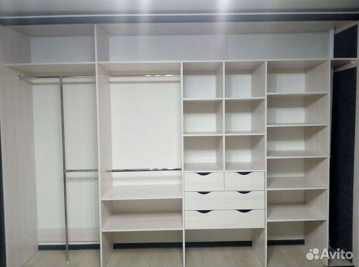 Встраиваемый шкаф