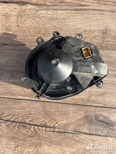 Моторчик печки Volkswagen Passat 2.0
