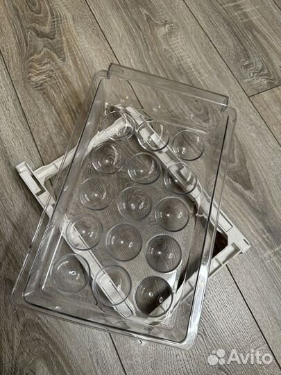 Контейнер для хранения яиц в холодильнике