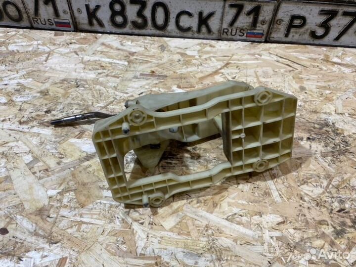 Кулиса МКПП Hyundai H-1 D4BH 2009