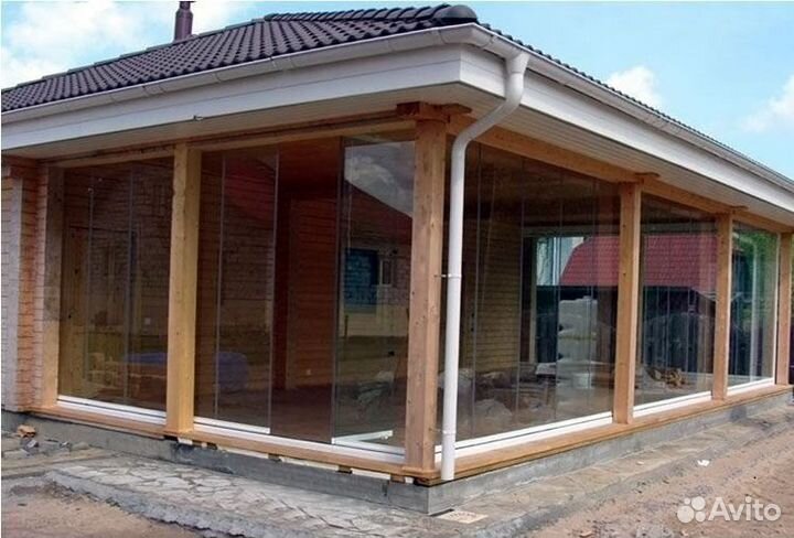 Безрамное остекление беседки