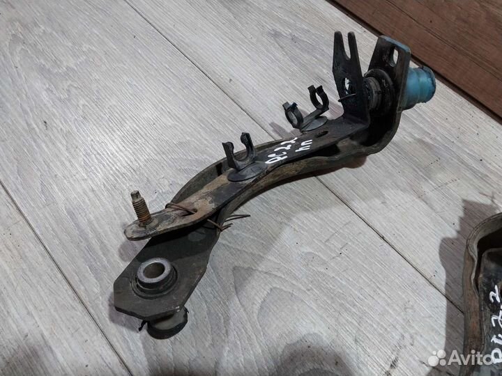 Кронштейн крепление подрамника Renault Scenic 2