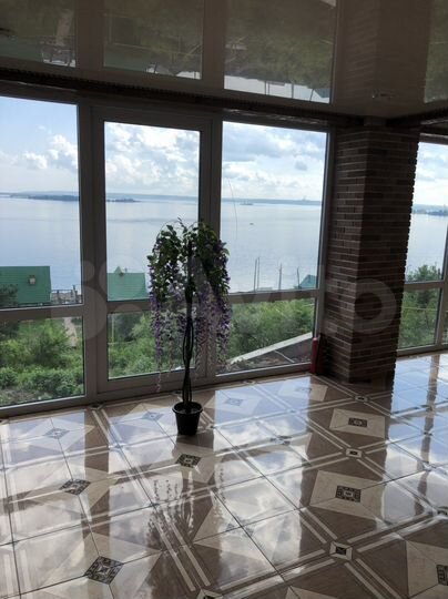 Коттедж 300 м² на участке 10 сот.