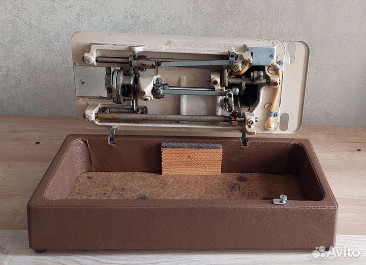 Швейная Зигзаг - машина 