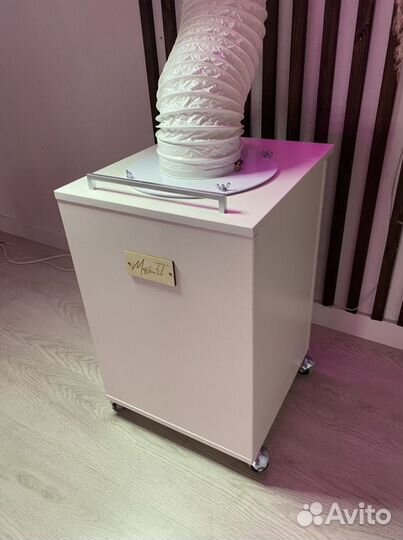 Вытяжка пылесос для маникюра и педикюра