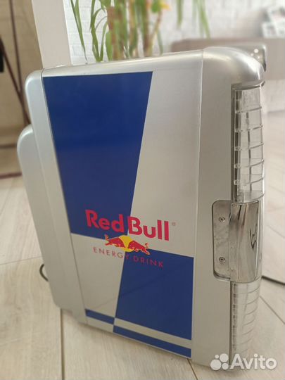 Redbull барный холодильник