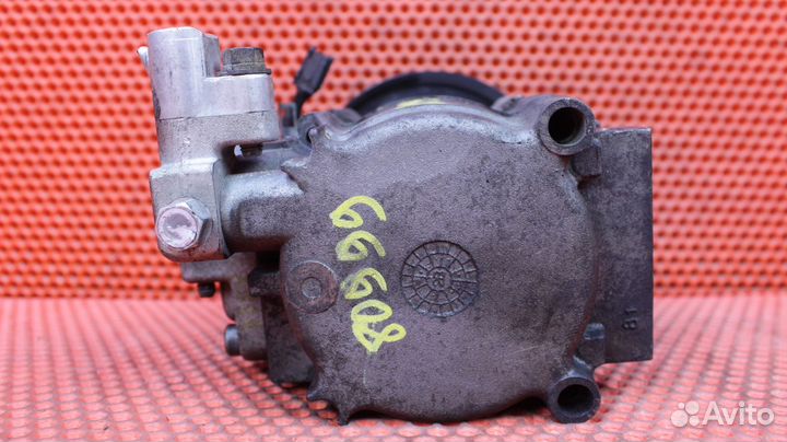 Компрессор кондиционера Hyundai Terracan HP J3 976