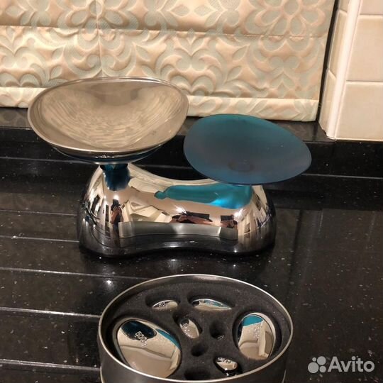 Дизайнерские весы с двумя чашами Equilibrium