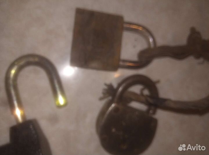 Замки навесные, ключи