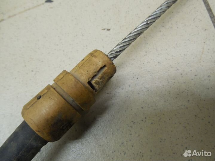 Трос стояночного тормоза центральный Transit 2014