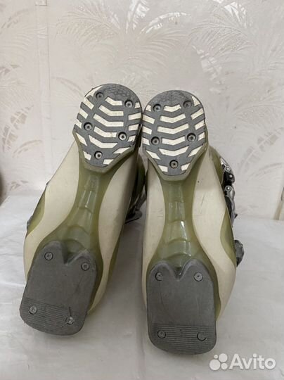 Ботинки горнолыжные Atomik B90 р 23,5-24