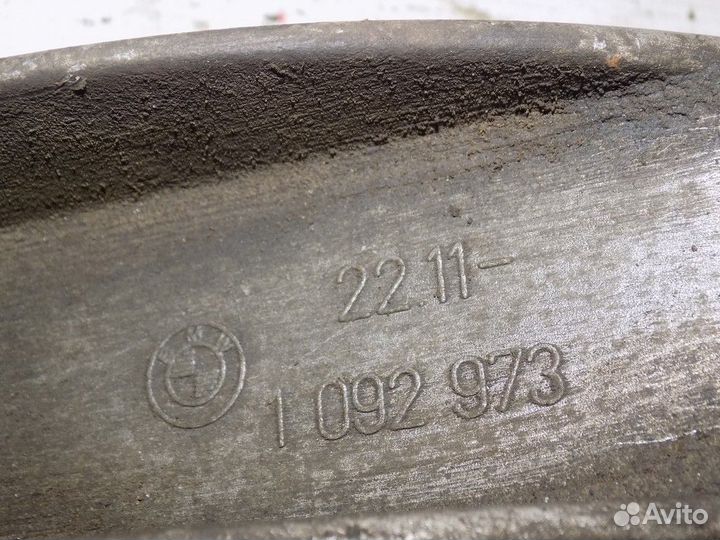 Кронштейн двигателя левый 5-серия E39 1995-2003