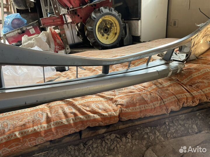 Передний бампер mazda axela bm 2016 битый