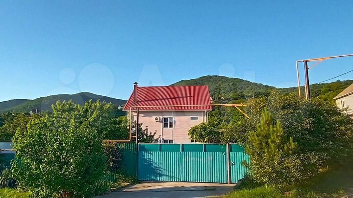 Дом 328 м² на участке 7 сот.