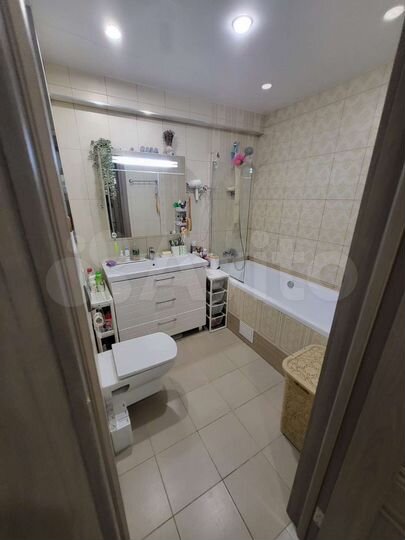 2-к. квартира, 58 м², 1/9 эт.