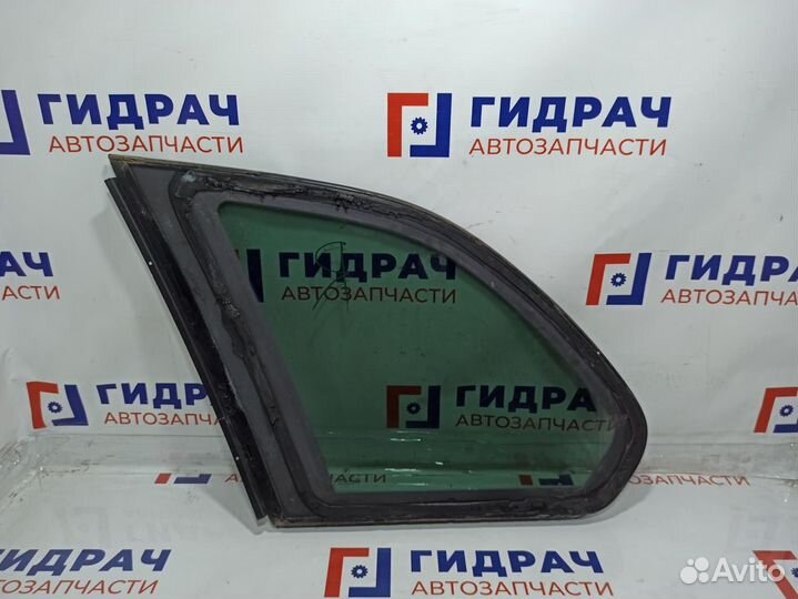 Стекло кузовное глухое правое BMW X5 (E53) 5136824