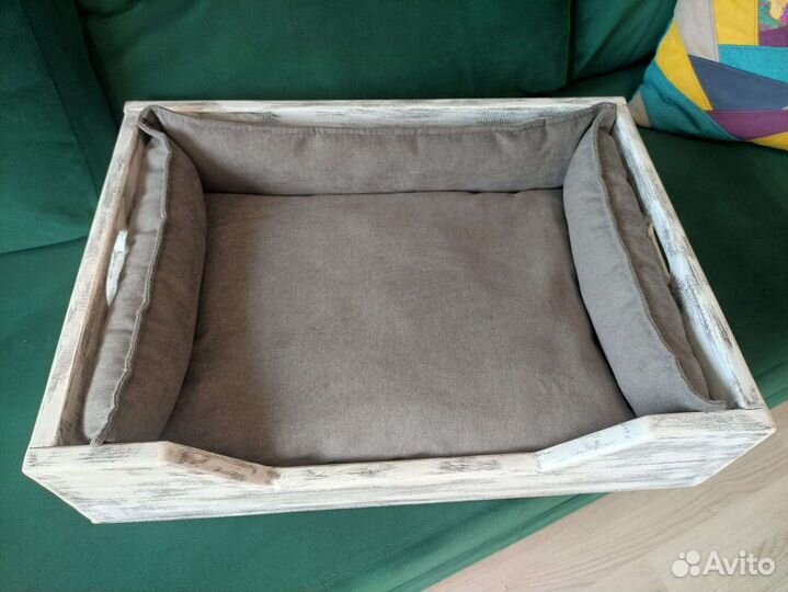 Лежанка для кошечек и собачек