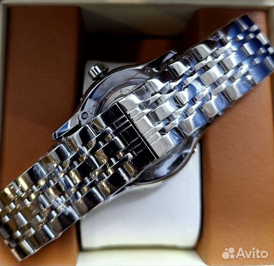 Новые часы Omega Speedmaster