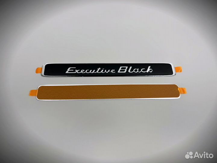 Эмблема Executive Black