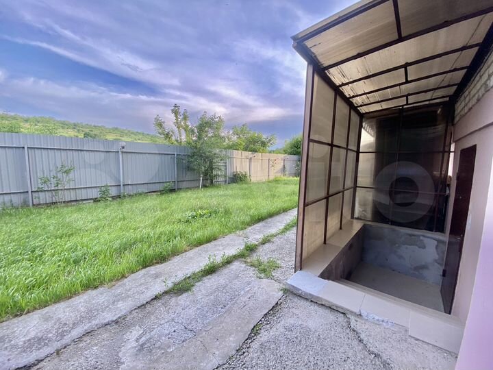 2-к. квартира, 57 м², 1/3 эт.