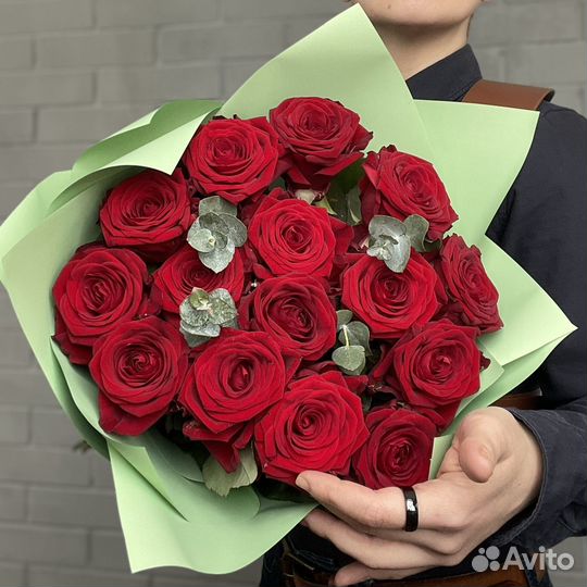 Букет из 15 красных роз / бесплатная доставка