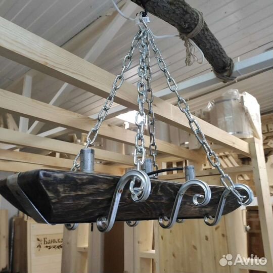 Люстра из дерева