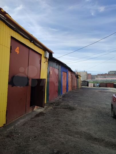 Гараж, > 30 м²