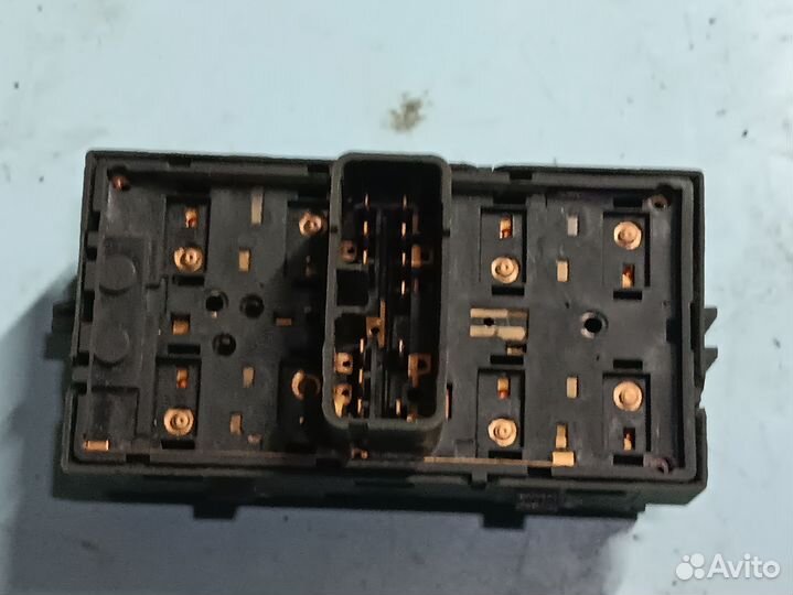 Блок кнопок стеклоподъёмников Шевроле Авео т300