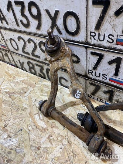 Верхний рычаг Ваз 2131 2003